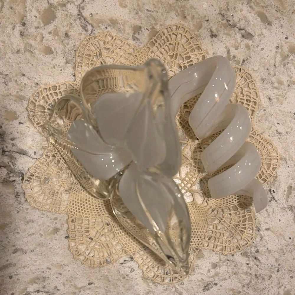Murano Style Art Glass Flower Sculpture White Opaline Vintage Decor. BR